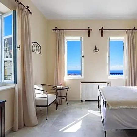 Ikio Concept Santorini Hotel